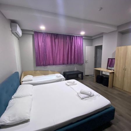Fama Aparthotel Skopje Exteriör bild