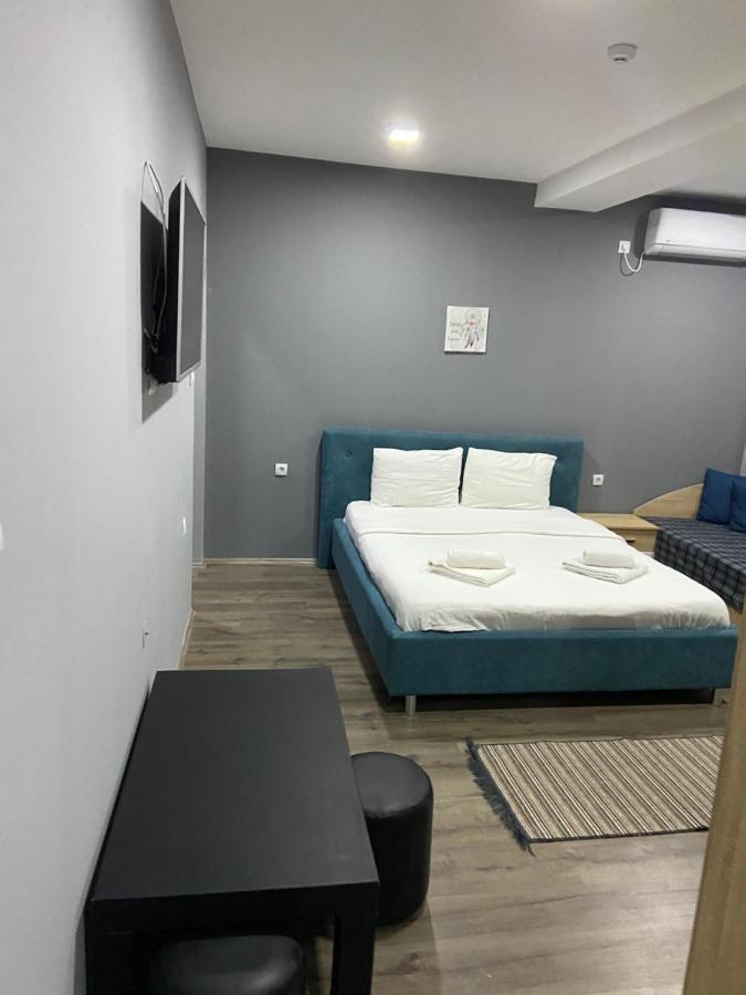 Fama Aparthotel Skopje Exteriör bild
