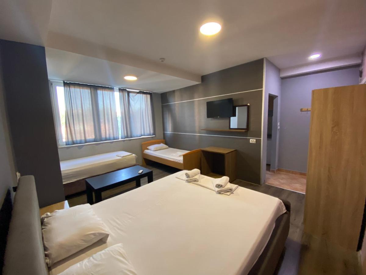 Fama Aparthotel Skopje Exteriör bild