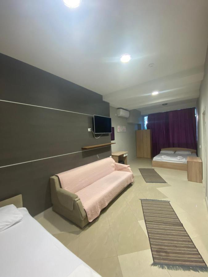 Fama Aparthotel Skopje Exteriör bild