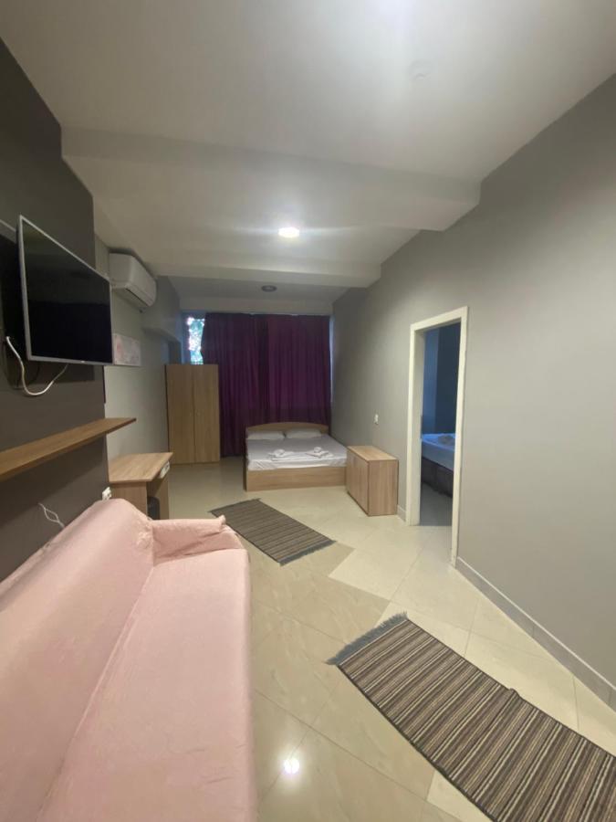 Fama Aparthotel Skopje Exteriör bild